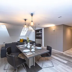 Wishlist Residences - Old Town Square Apartamento